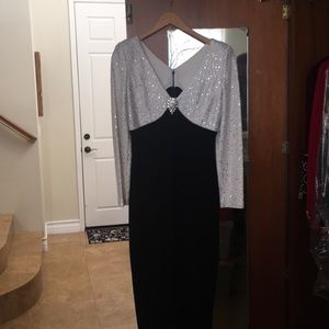 St. John knit gown
